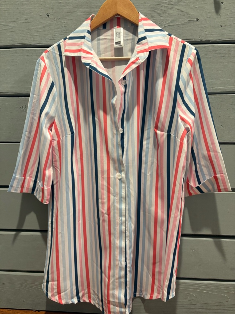NWOT Women’s Oversized Crown & Ivy Button Down Shirt